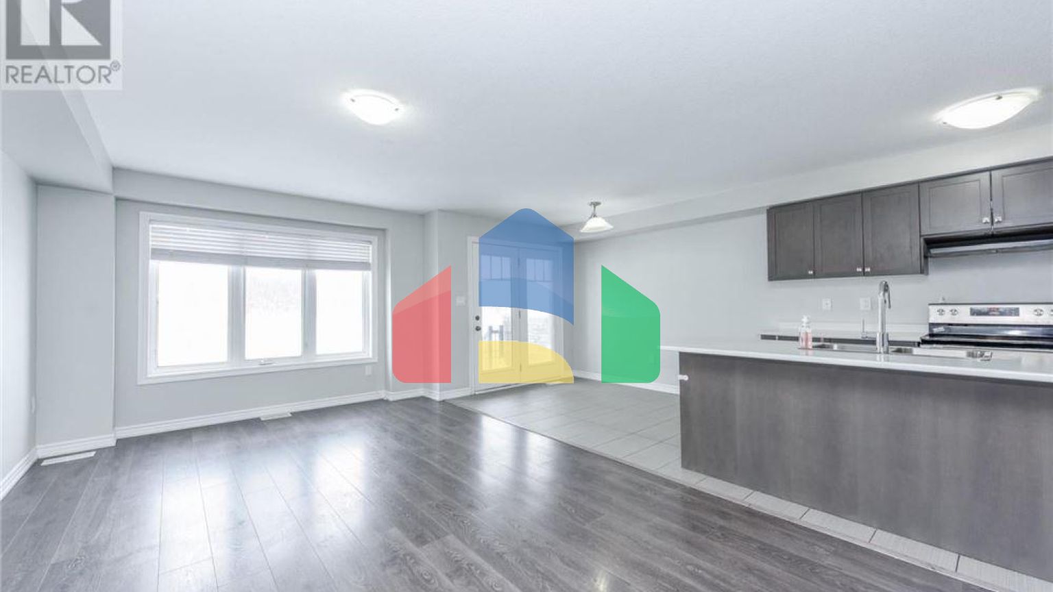 Residential - Single Family Home - Hamilton, Canada - Canada