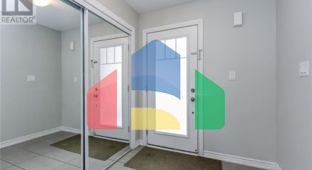 Residential - Single Family Home - Hamilton, Canada - Canada