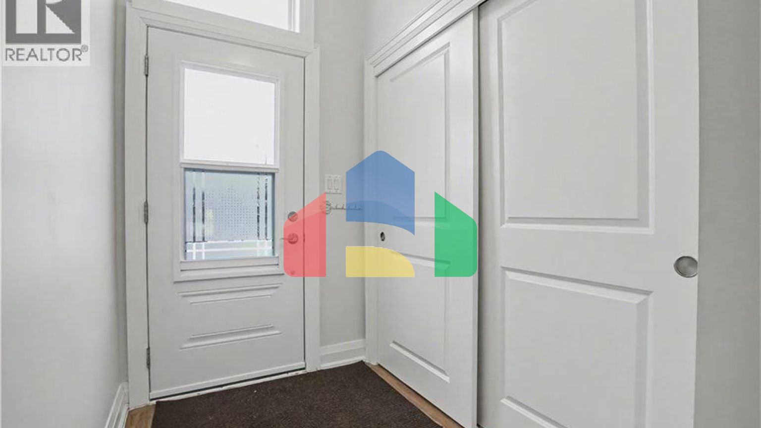 Residential - Townhouse - Hamilton, Canada - Canada