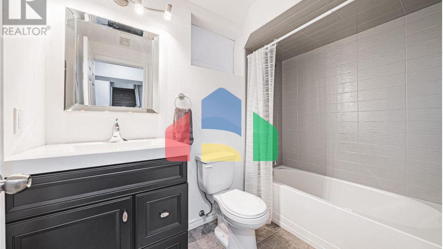 Residential - Single Family Home - Hamilton, Canada - Canada