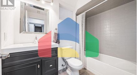 Residential - Single Family Home - Hamilton, Canada - Canada