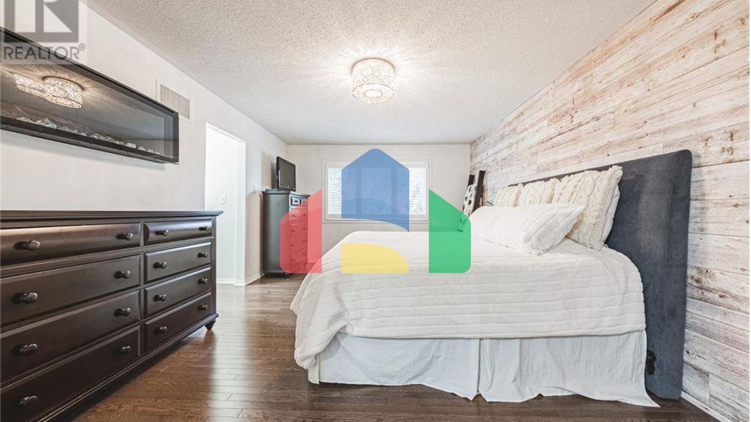 Residential - Single Family Home - Hamilton, Canada - Canada