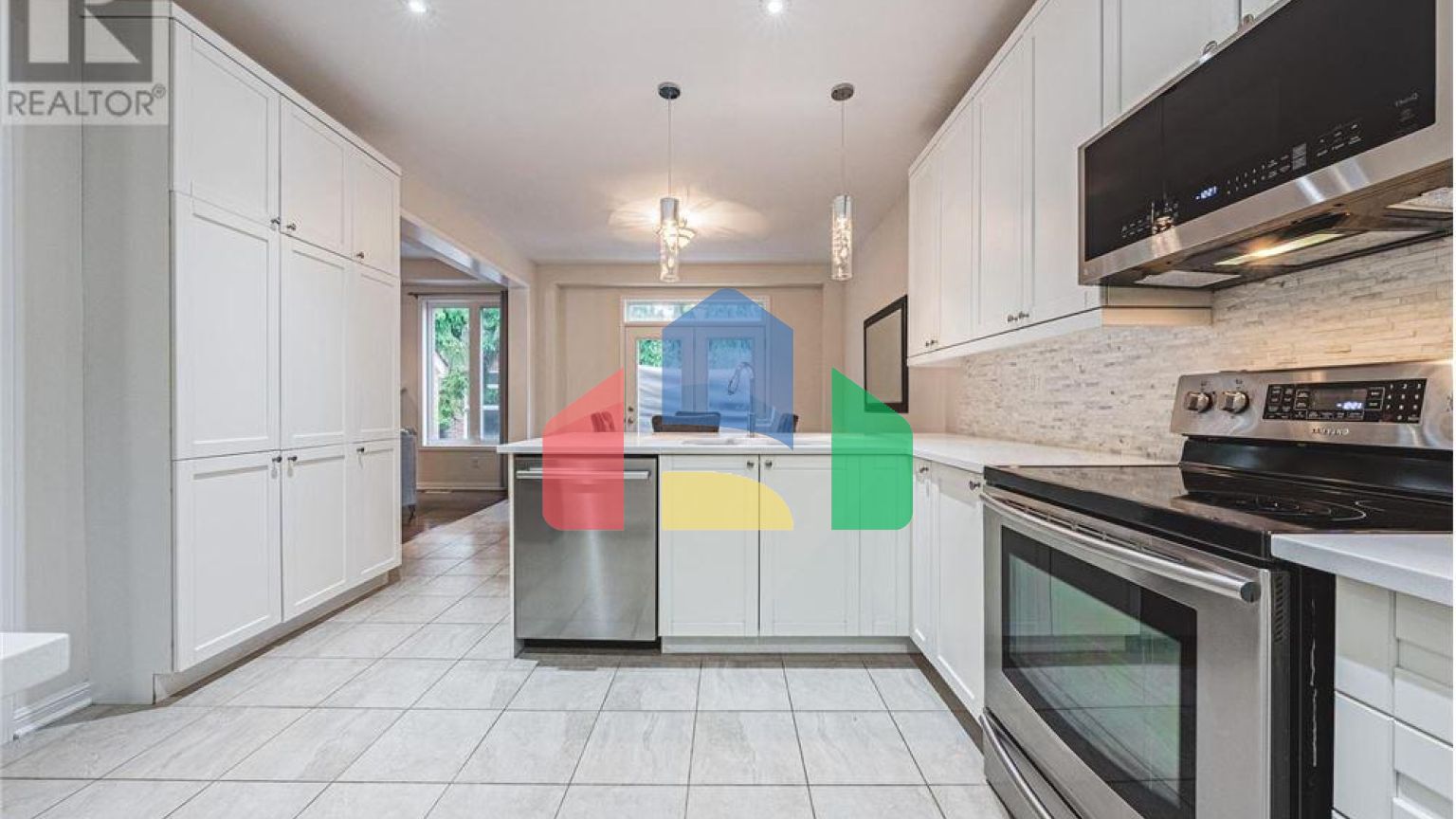 Residential - Single Family Home - Hamilton, Canada - Canada