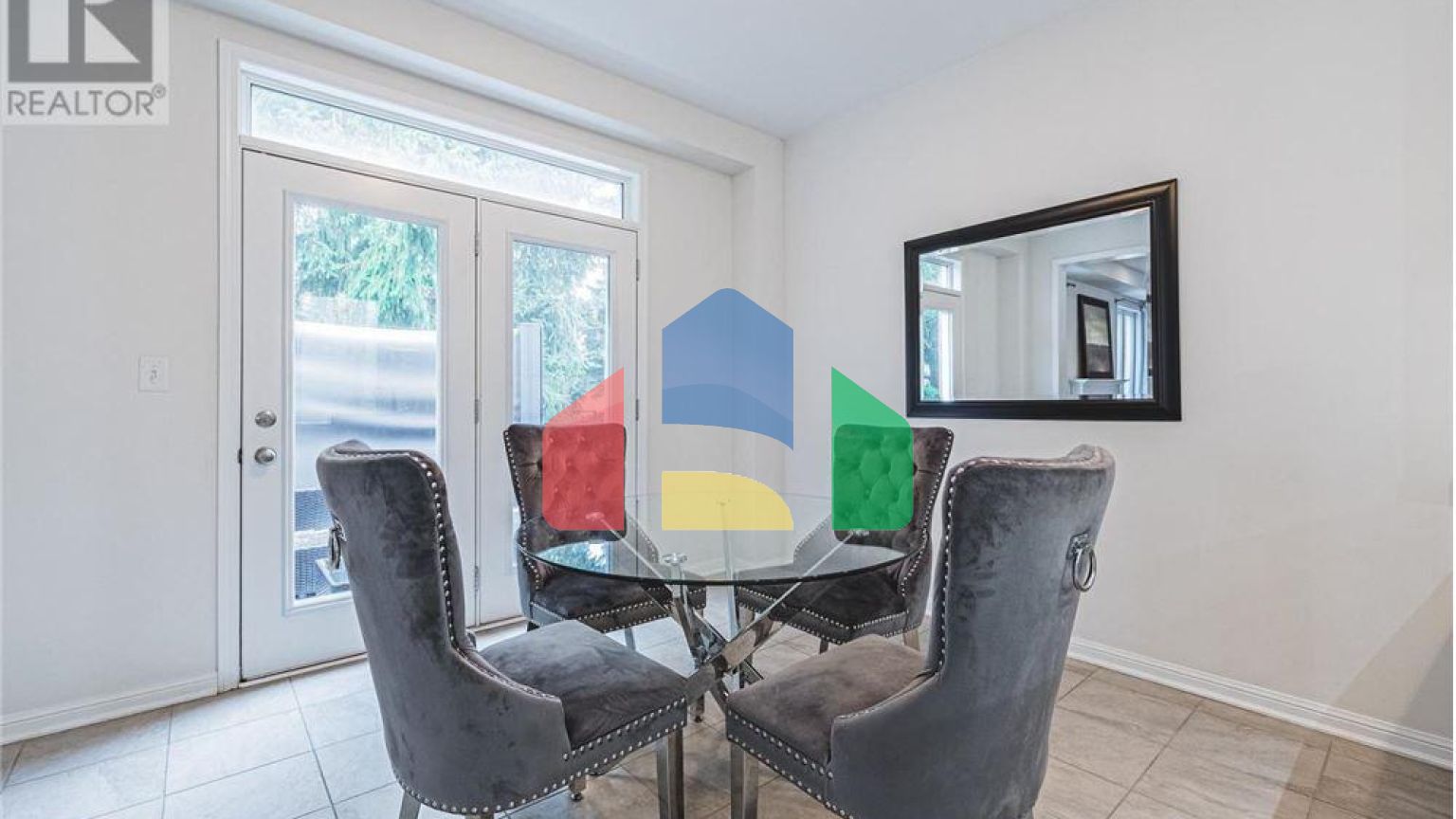 Residential - Single Family Home - Hamilton, Canada - Canada