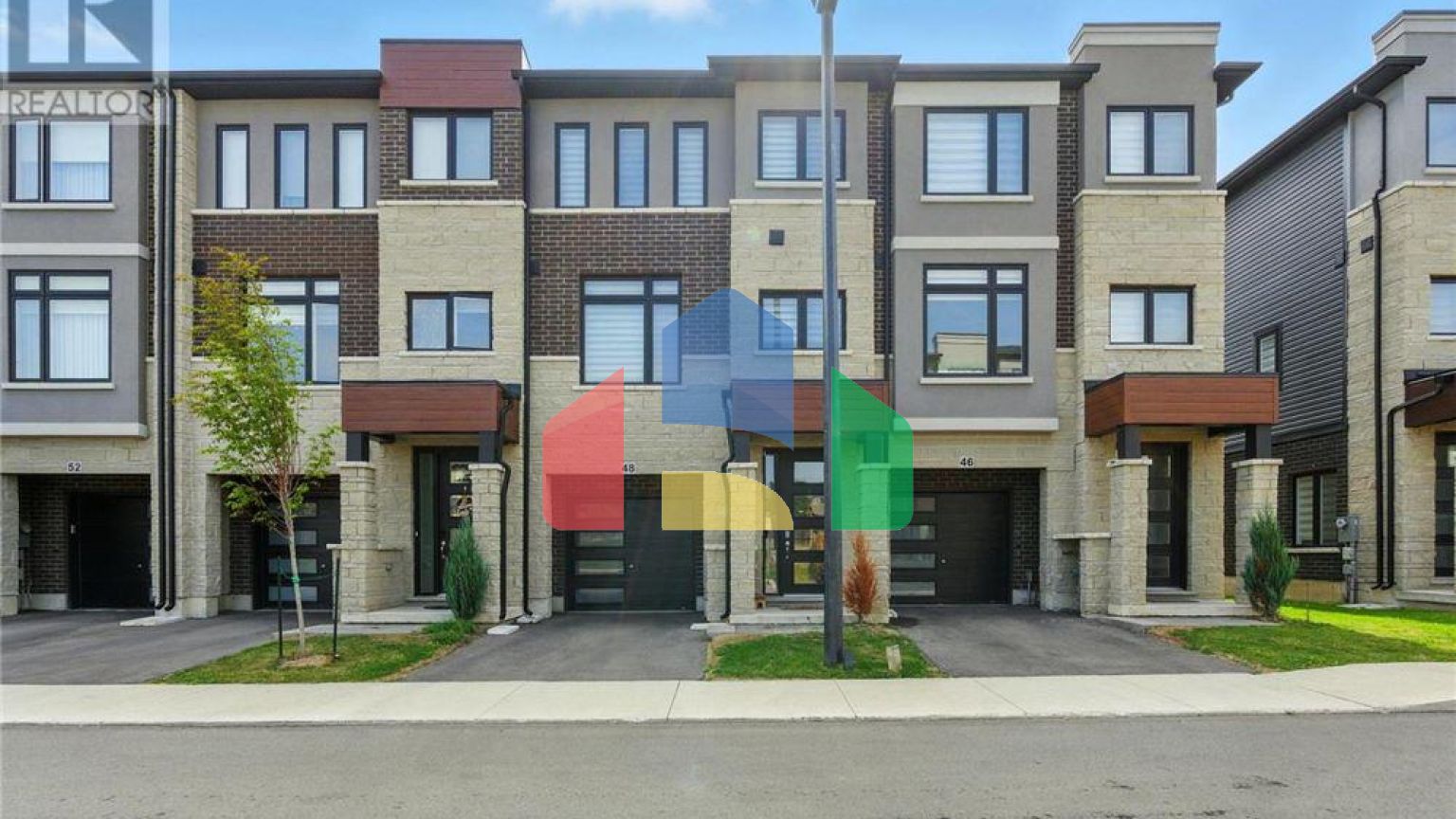 Residential - Single Family Home - Hamilton, Canada - Canada