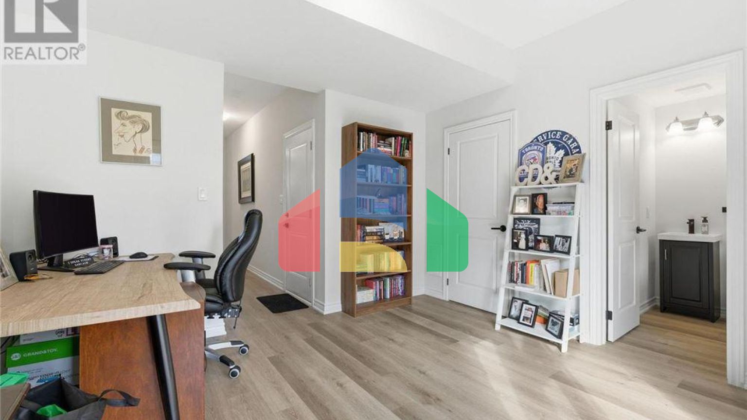 Residential - Single Family Home - Hamilton, Canada - Canada