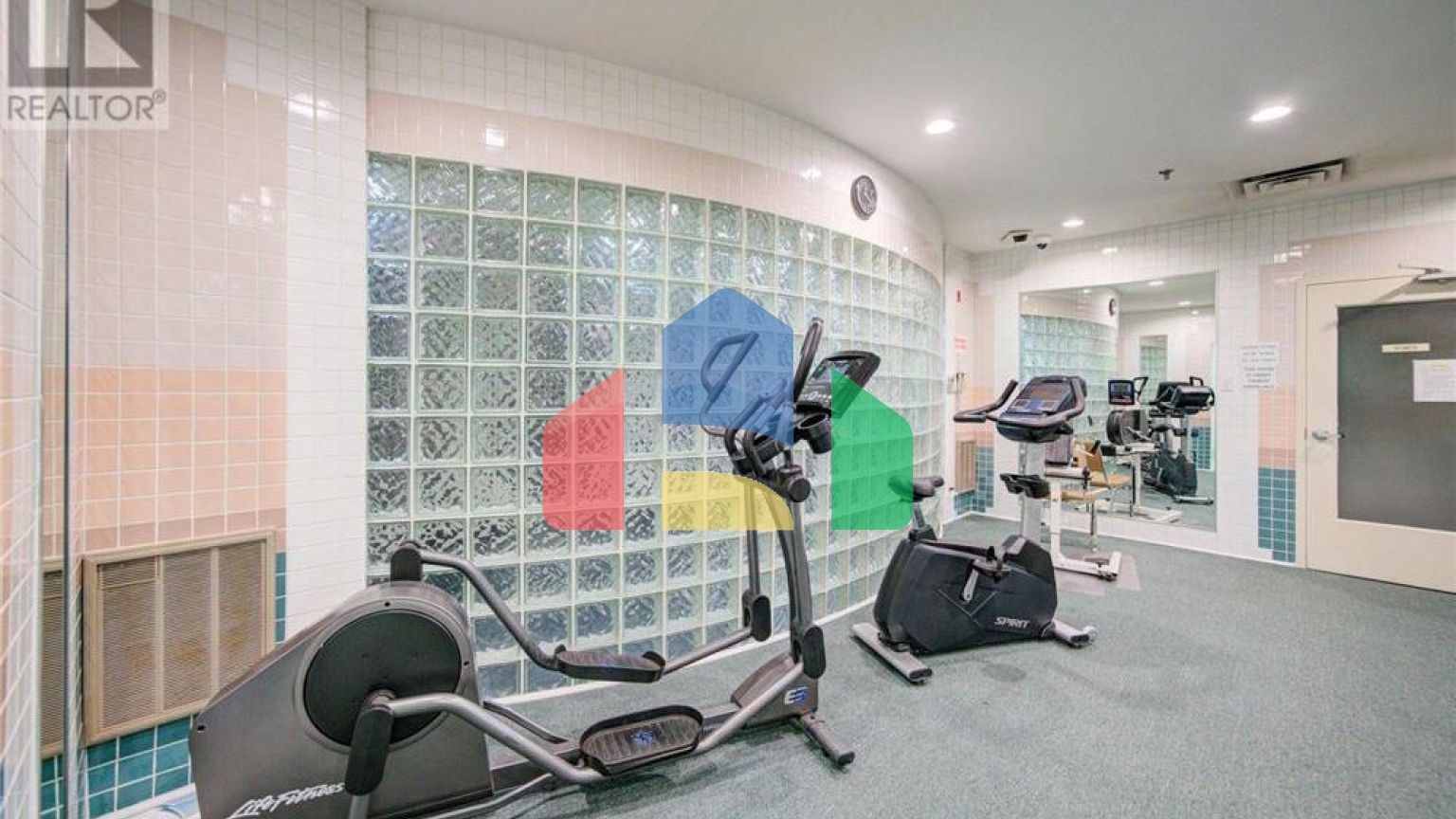 Residential - Condo/Apartment - Hamilton, Canada - Canada