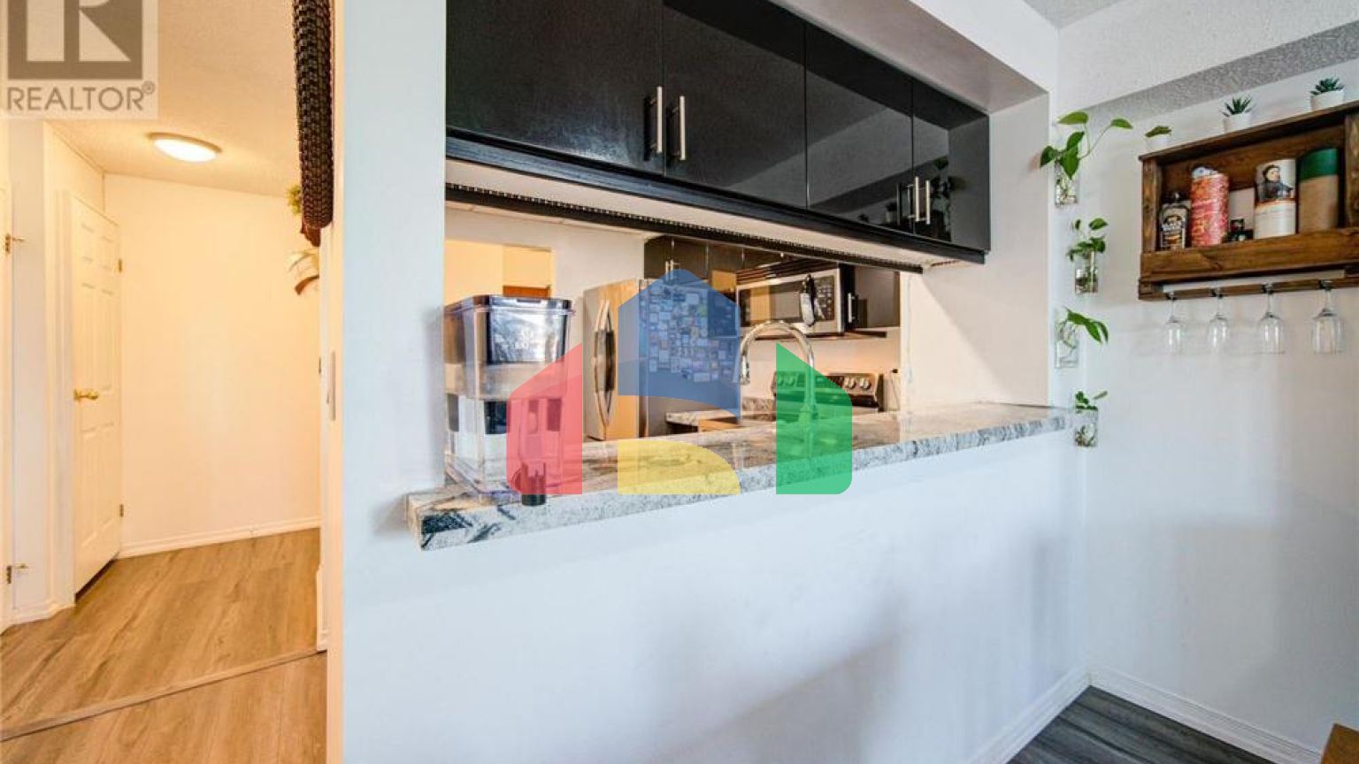 Residential - Condo/Apartment - Hamilton, Canada - Canada