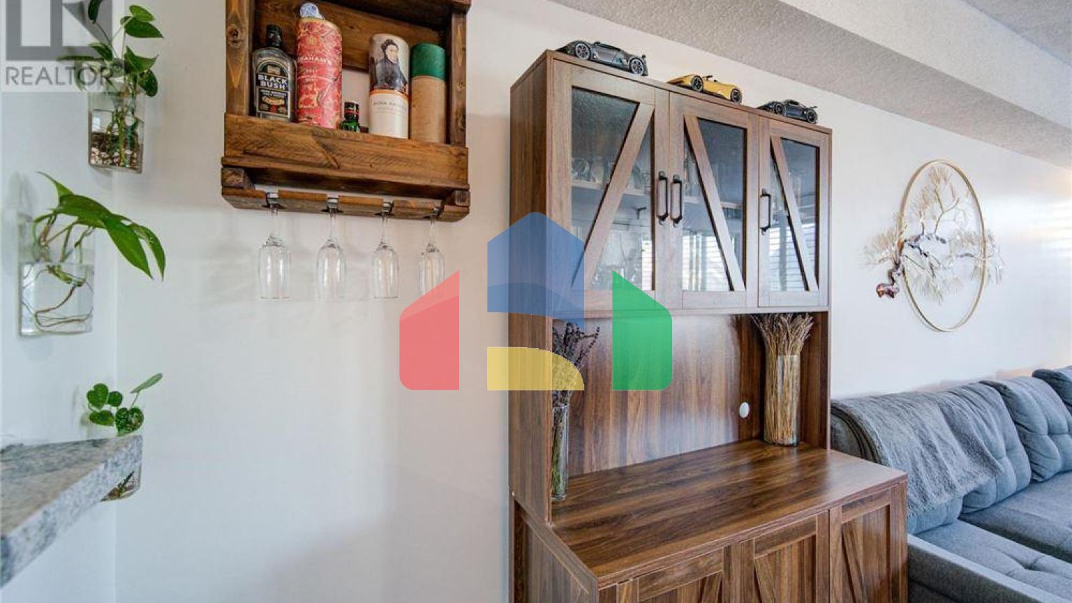 Residential - Condo/Apartment - Hamilton, Canada - Canada