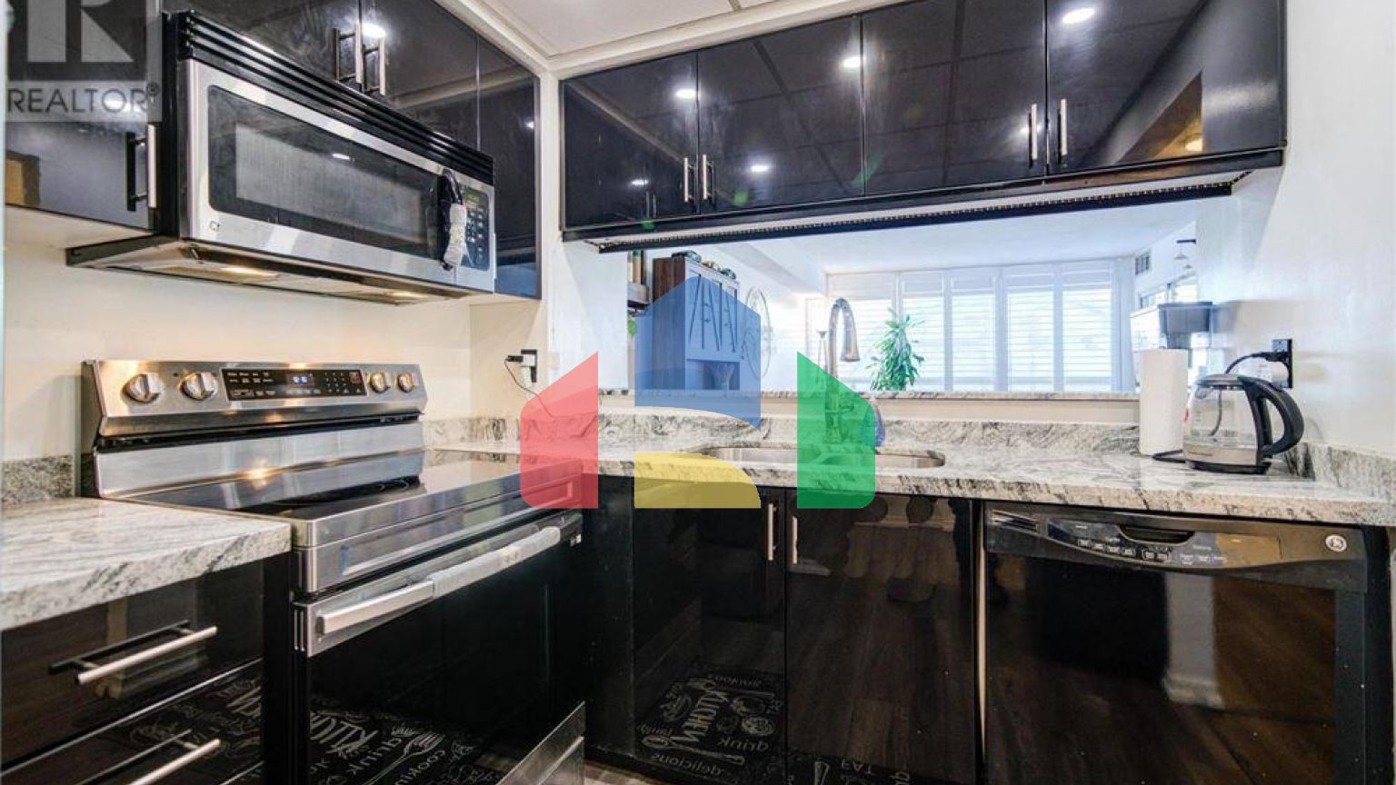 Residential - Condo/Apartment - Hamilton, Canada - Canada