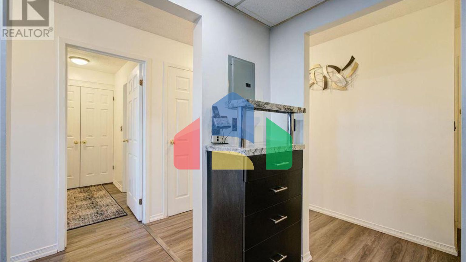 Residential - Condo/Apartment - Hamilton, Canada - Canada