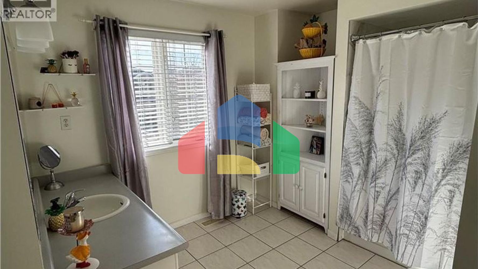 Residential - Single Family Home - Hamilton, Canada - Canada