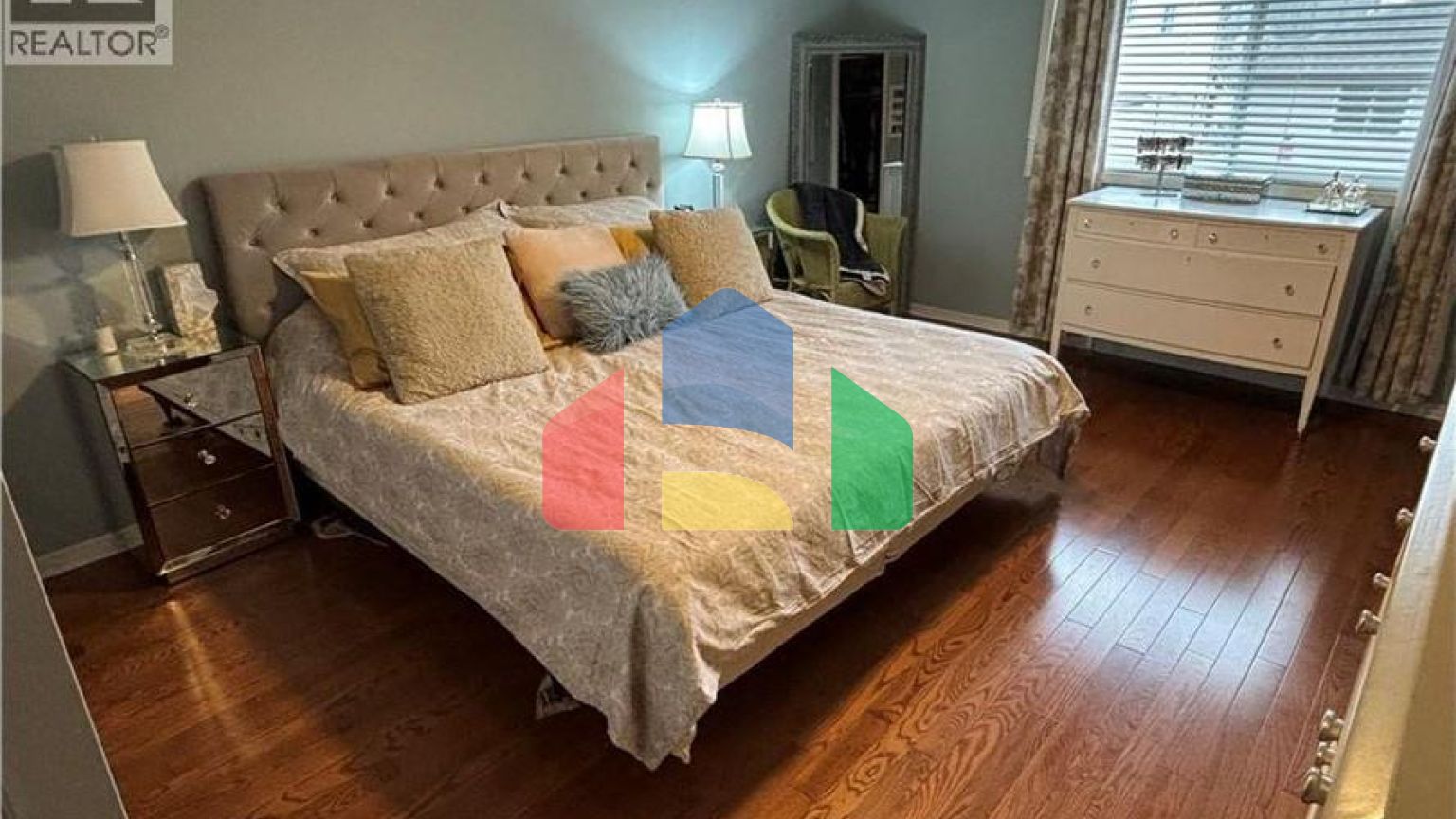 Residential - Single Family Home - Hamilton, Canada - Canada