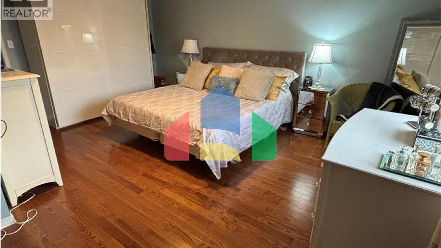 Residential - Single Family Home - Hamilton, Canada - Canada