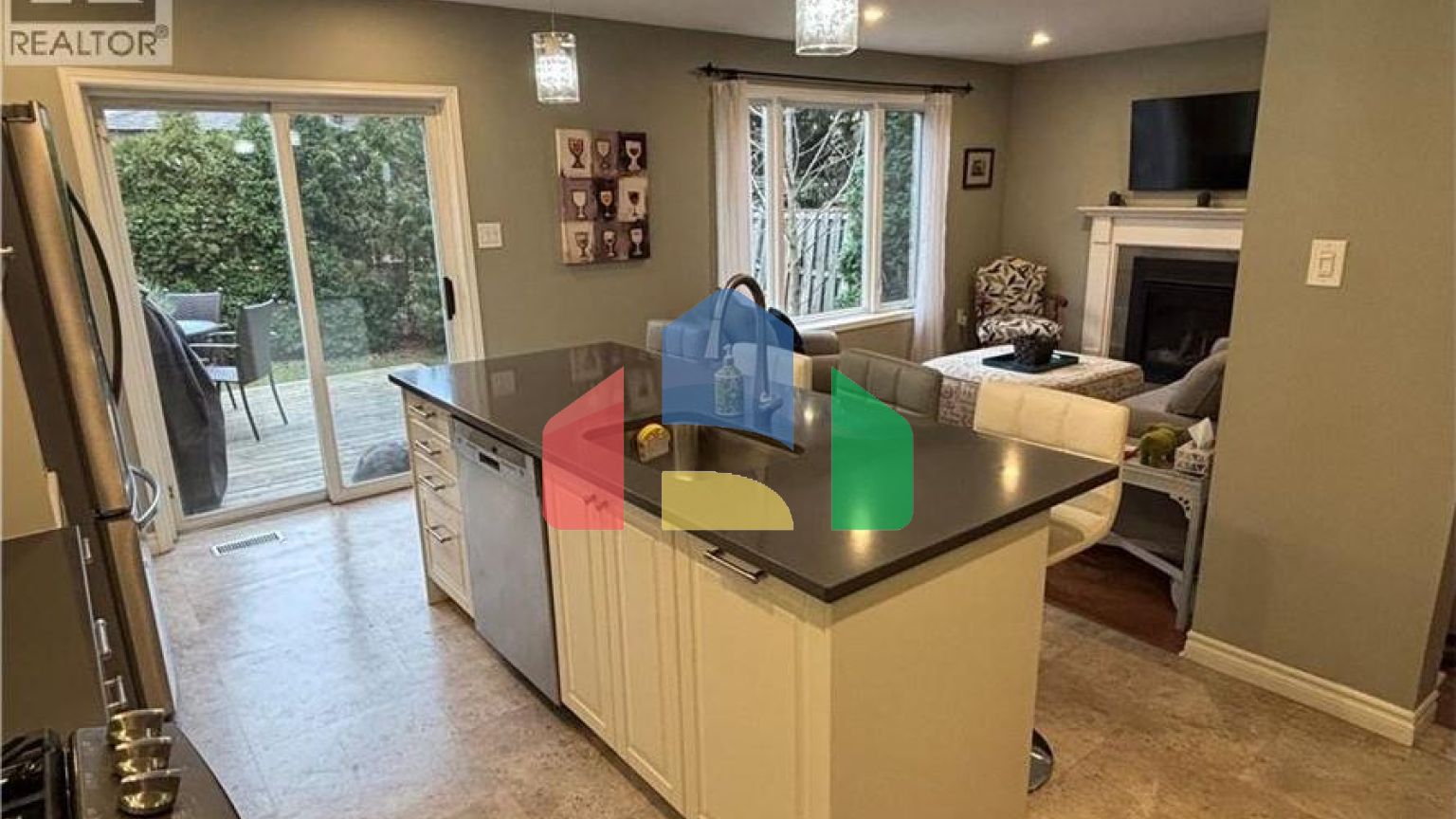 Residential - Single Family Home - Hamilton, Canada - Canada