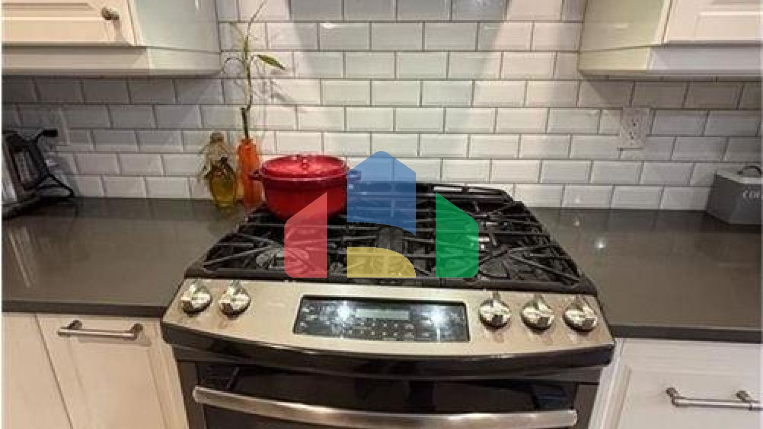 Residential - Single Family Home - Hamilton, Canada - Canada