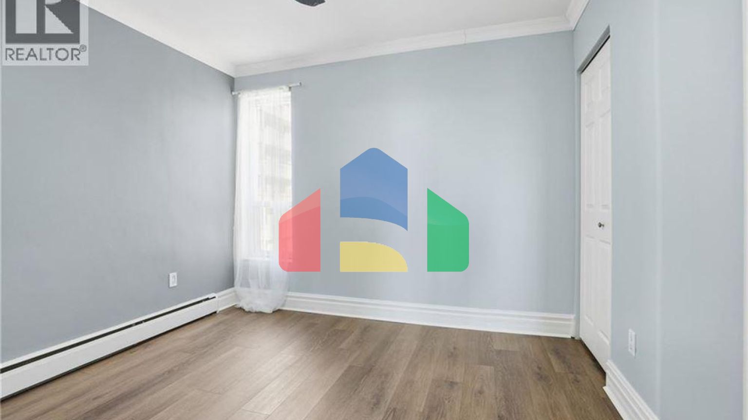 Residential - Condo/Apartment - Hamilton, Canada - Canada