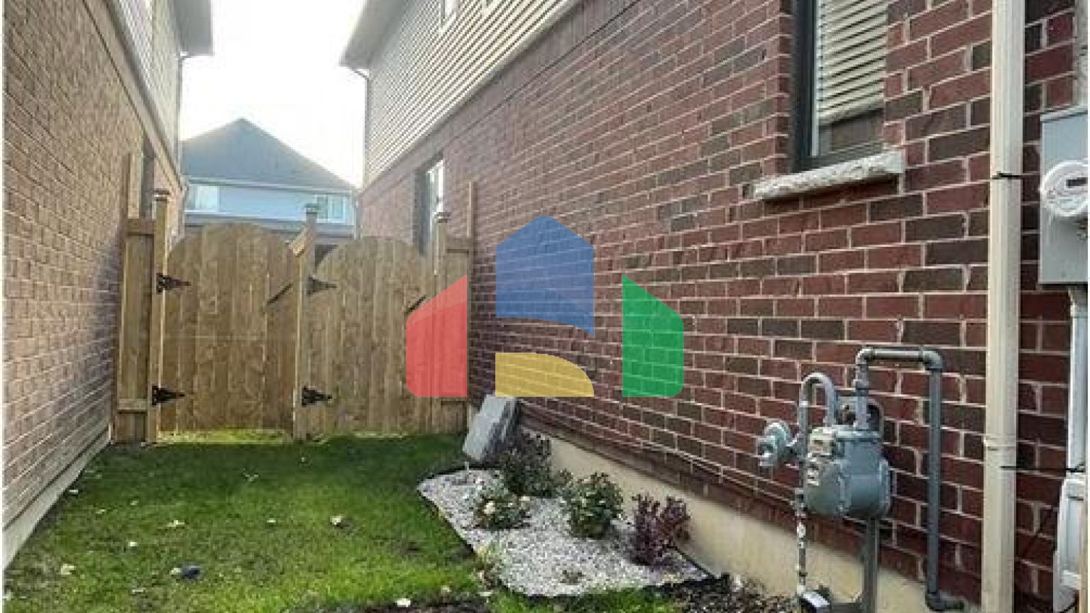 Residential - Single Family Home - Hamilton, Canada - Canada