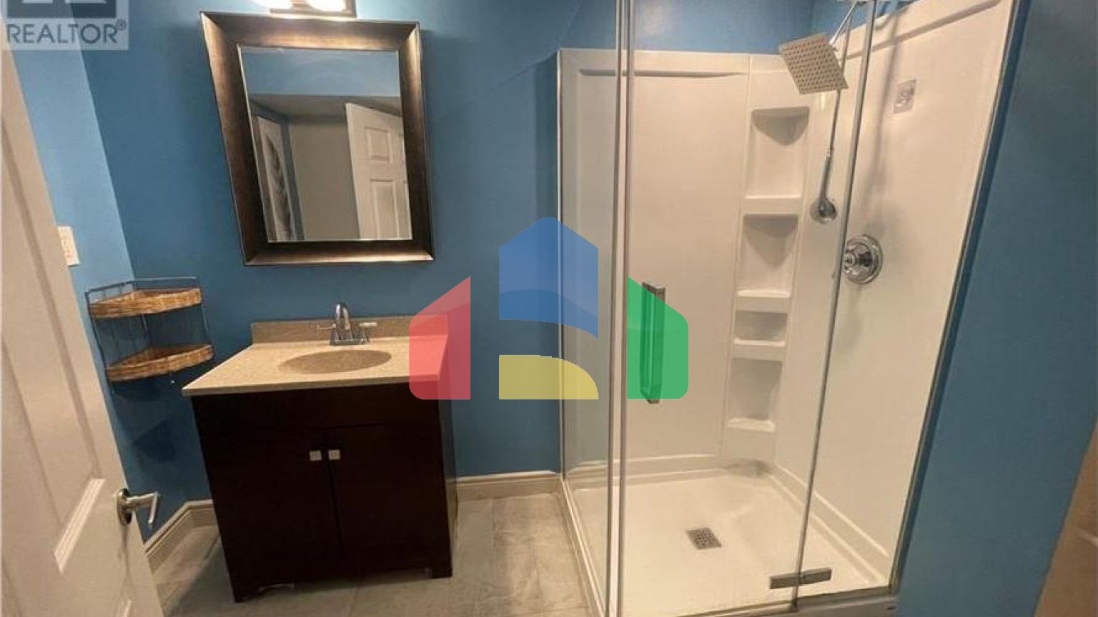 Residential - Single Family Home - Hamilton, Canada - Canada