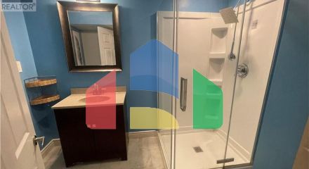 Residential - Single Family Home - Hamilton, Canada - Canada