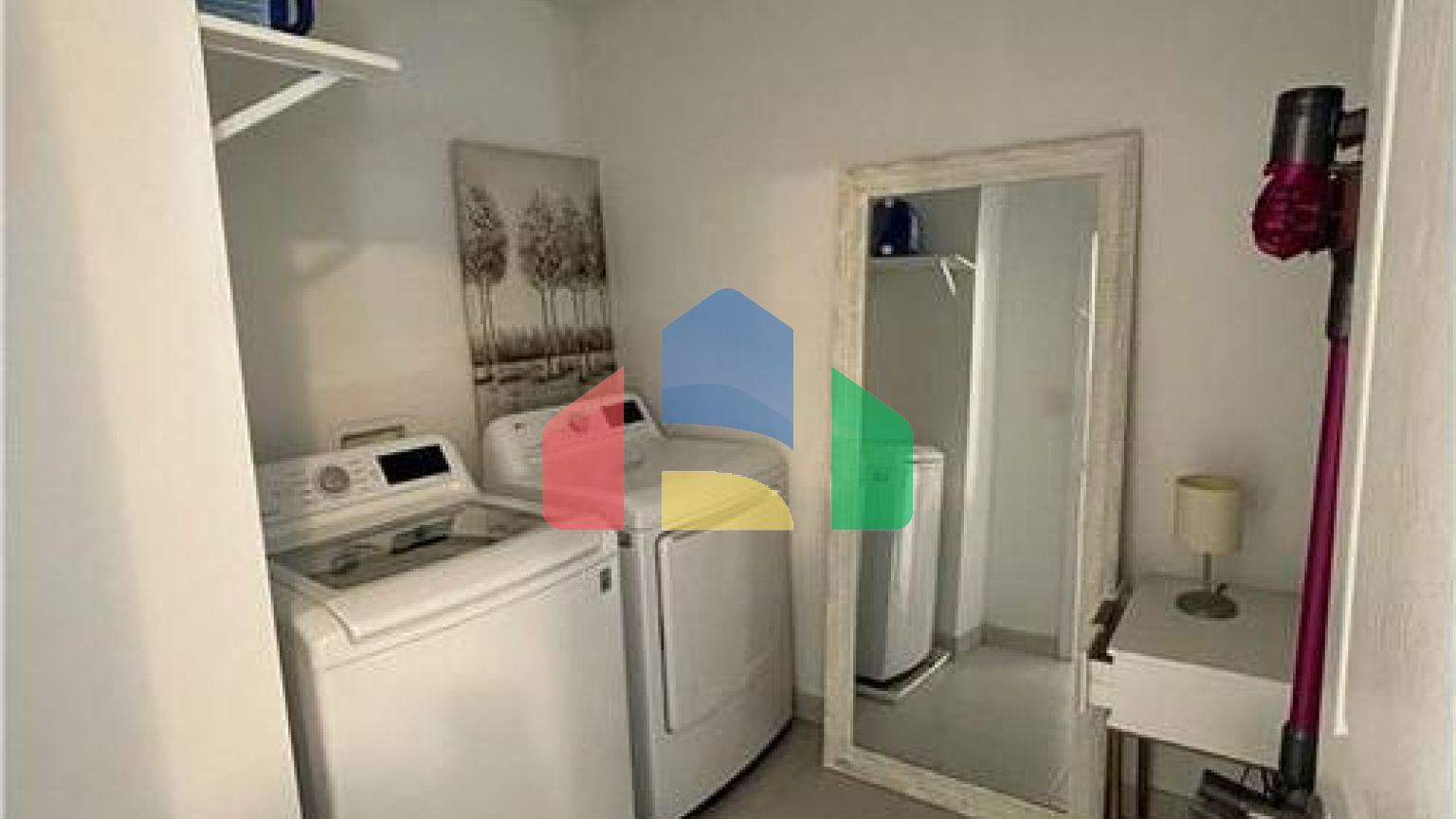 Residential - Single Family Home - Hamilton, Canada - Canada