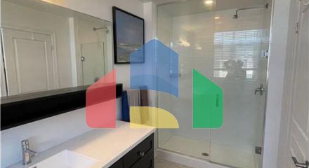 Residential - Single Family Home - Hamilton, Canada - Canada