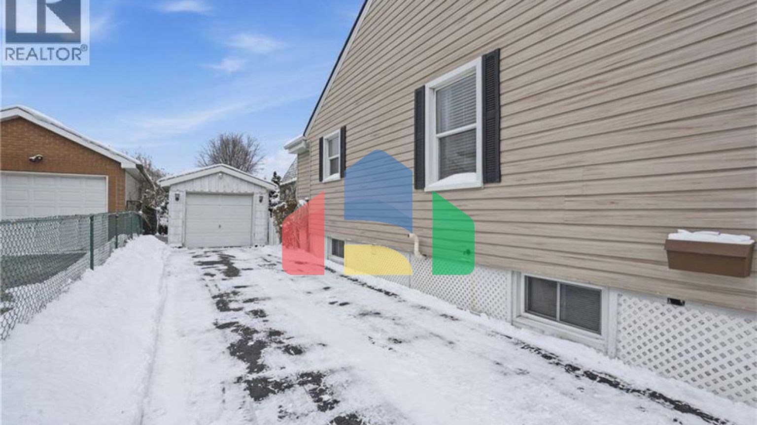 Residential - Single Family Home - Hamilton, Canada - Canada