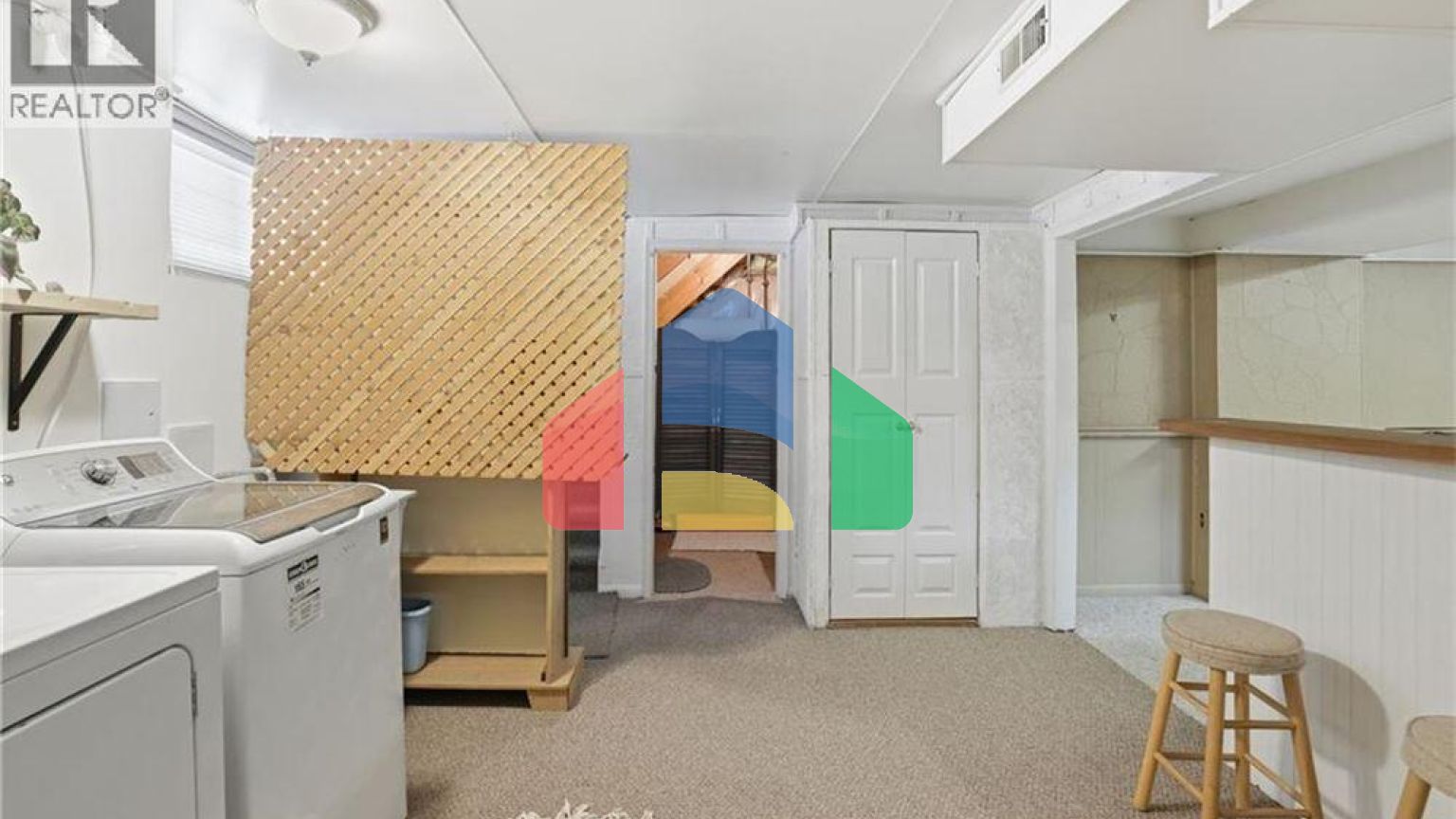 Residential - Single Family Home - Hamilton, Canada - Canada