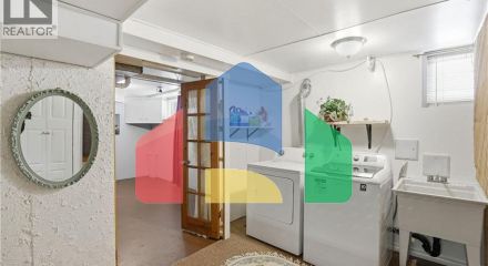 Residential - Single Family Home - Hamilton, Canada - Canada