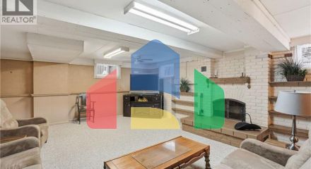 Residential - Single Family Home - Hamilton, Canada - Canada