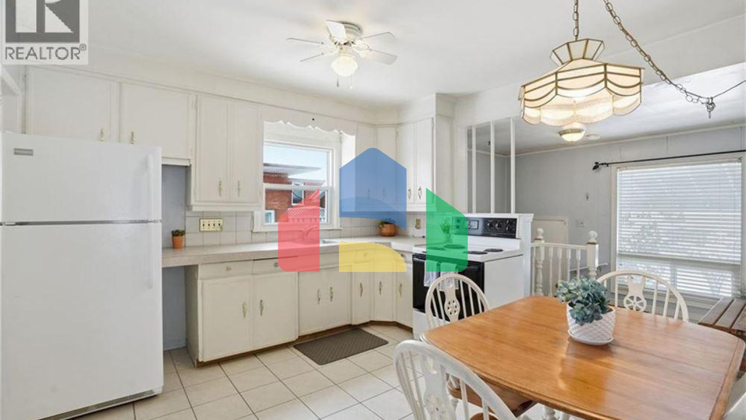 Residential - Single Family Home - Hamilton, Canada - Canada