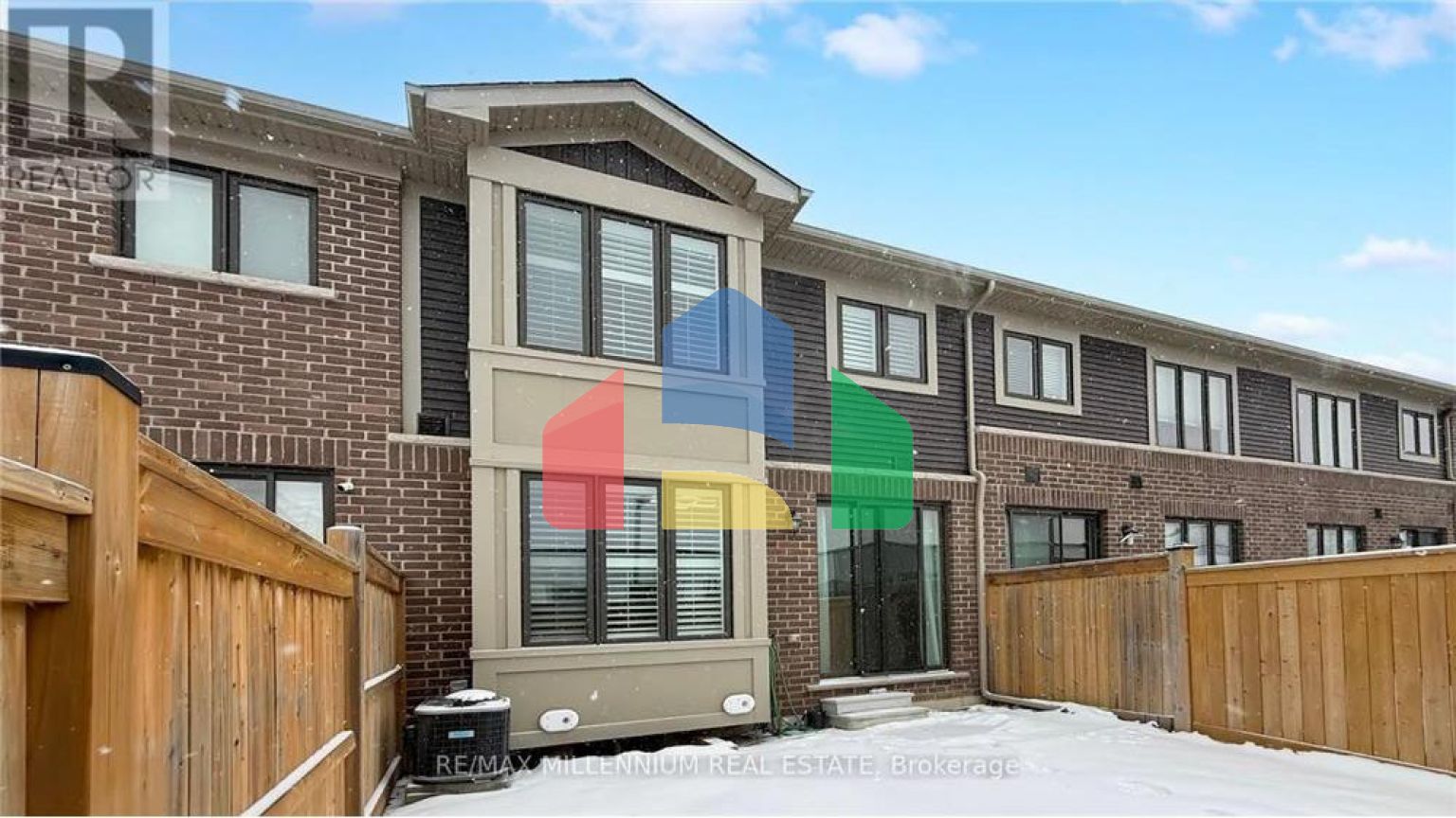 Residential - Single Family Home - Hamilton, Canada - Canada