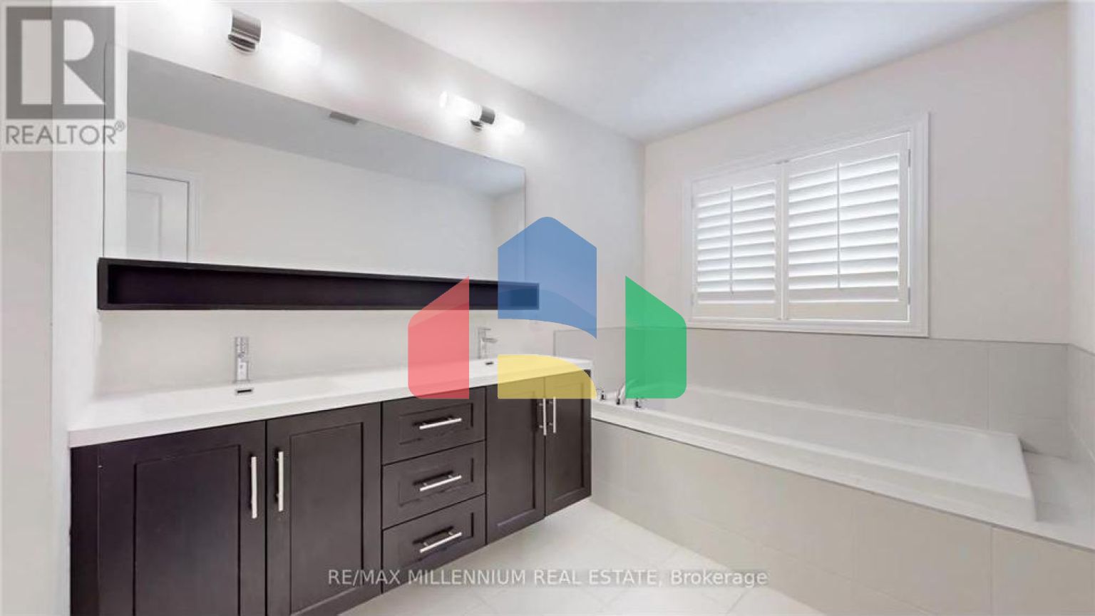 Residential - Single Family Home - Hamilton, Canada - Canada