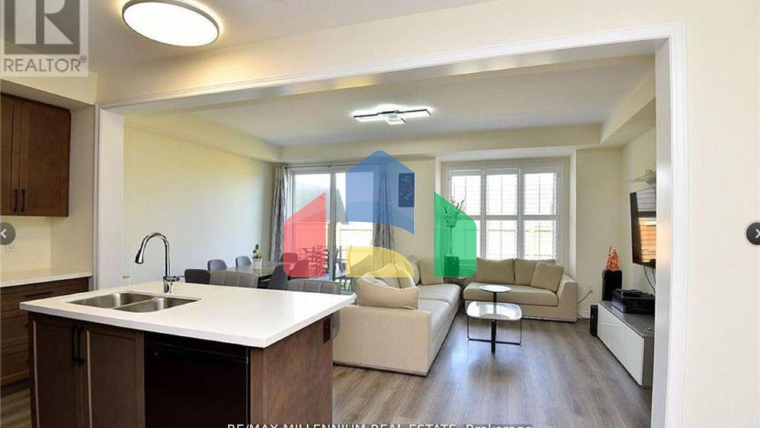 Residential - Single Family Home - Hamilton, Canada - Canada