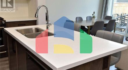 Residential - Single Family Home - Hamilton, Canada - Canada