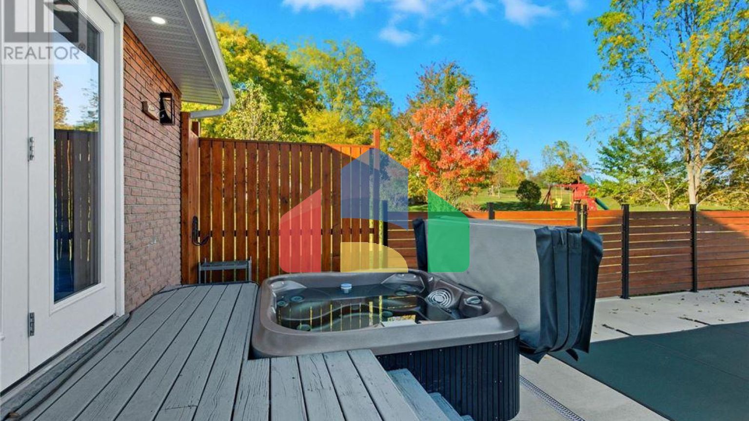 Residential - Single Family Home - Hamilton, Canada - Canada