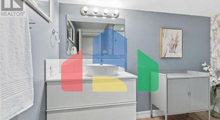 Residential - Single Family Home - Hamilton, Canada - Canada