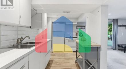 Residential - Single Family Home - Hamilton, Canada - Canada