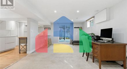 Residential - Single Family Home - Hamilton, Canada - Canada