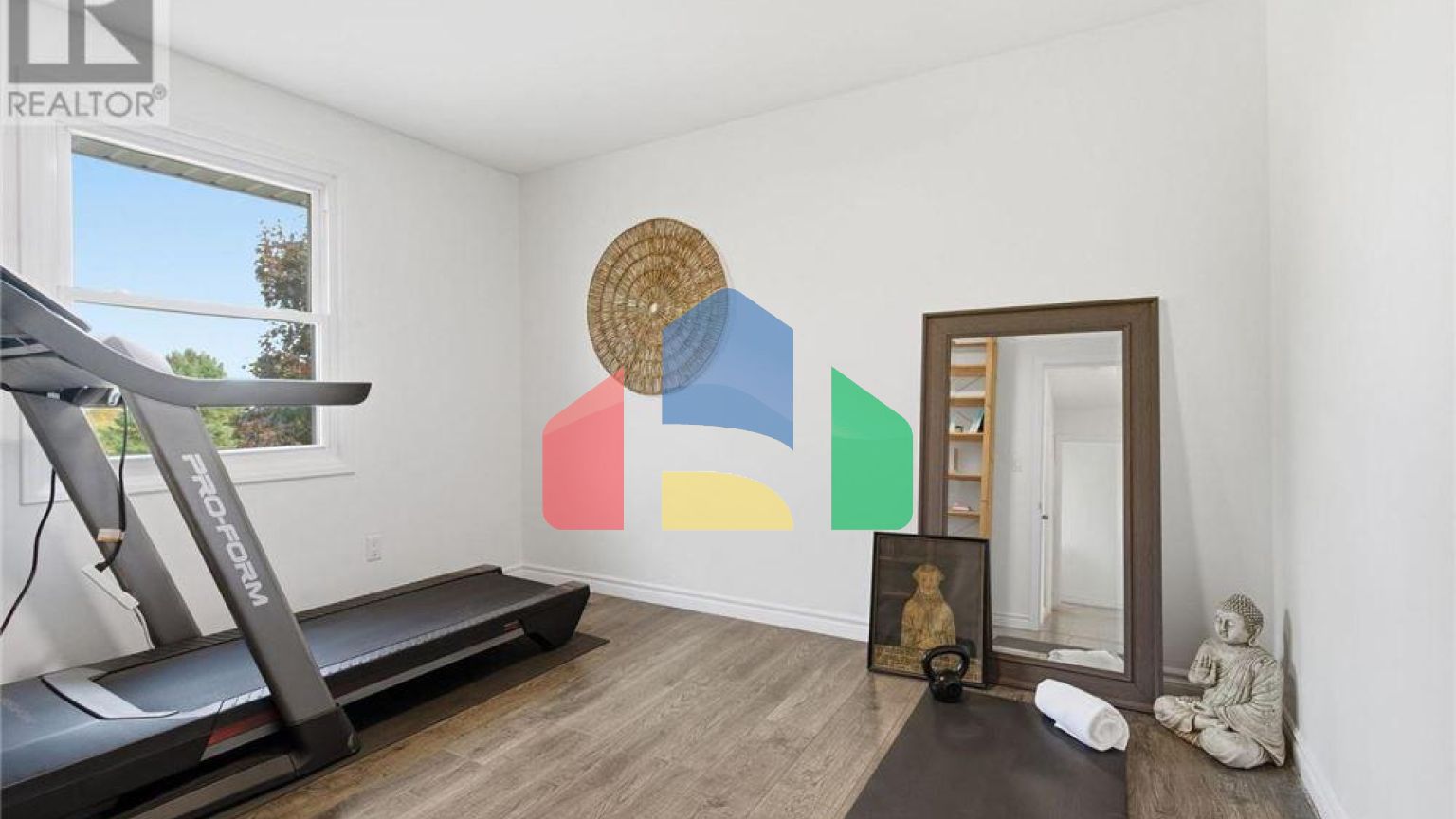 Residential - Single Family Home - Hamilton, Canada - Canada