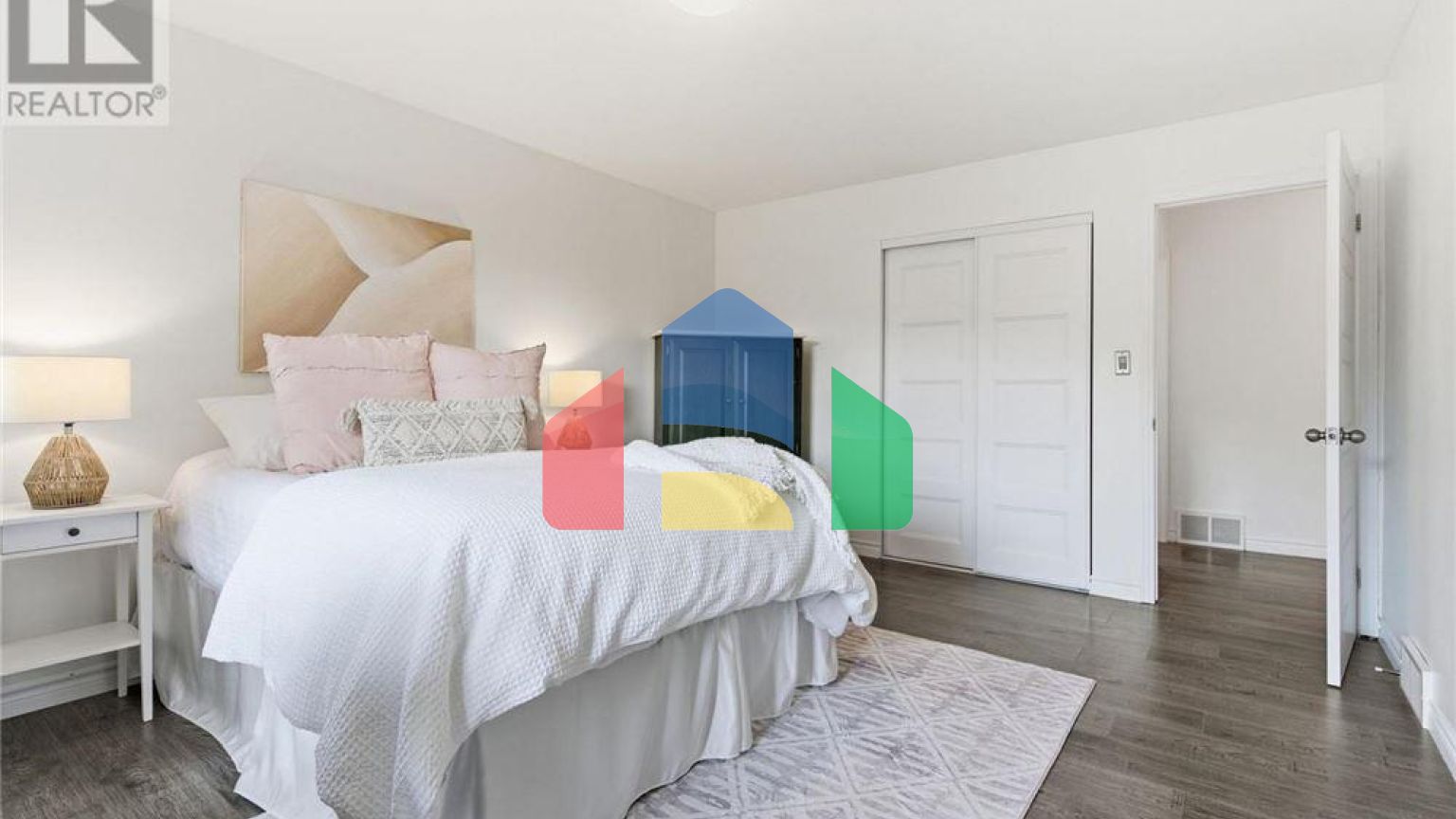 Residential - Single Family Home - Hamilton, Canada - Canada