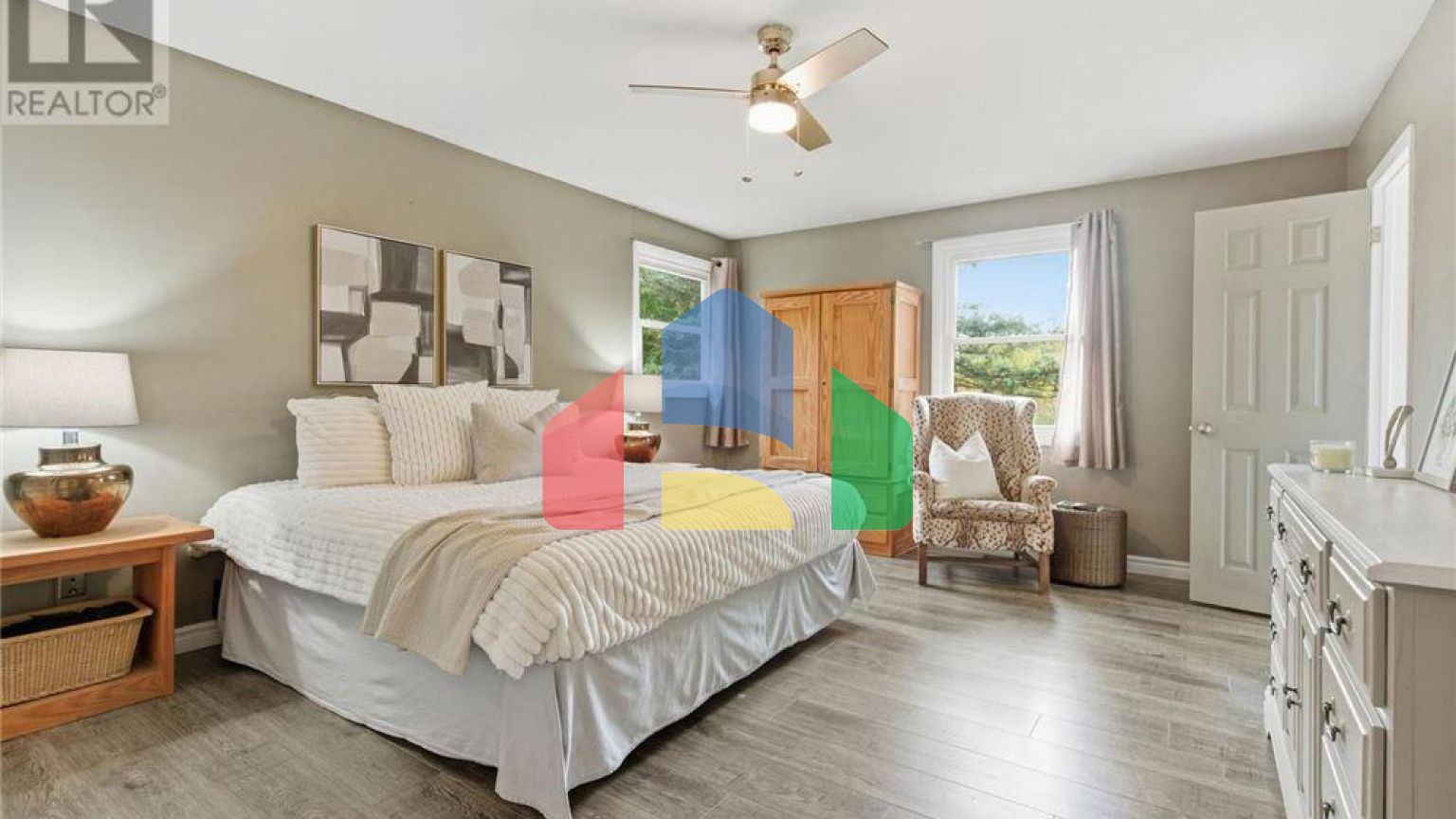 Residential - Single Family Home - Hamilton, Canada - Canada