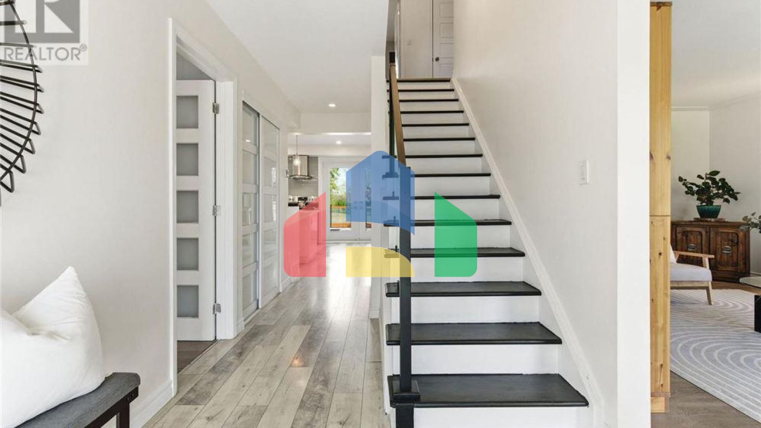 Residential - Single Family Home - Hamilton, Canada - Canada