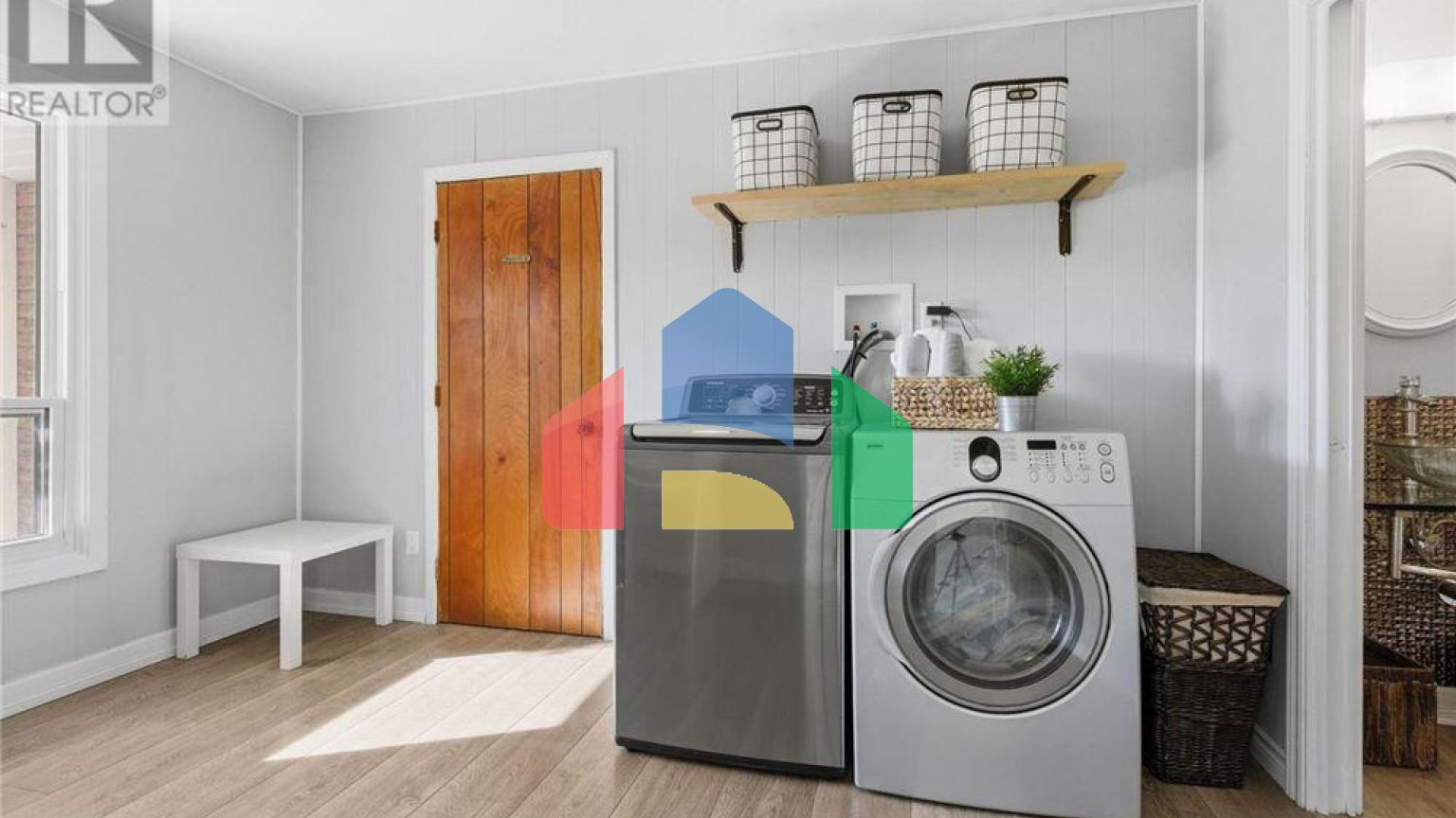 Residential - Single Family Home - Hamilton, Canada - Canada