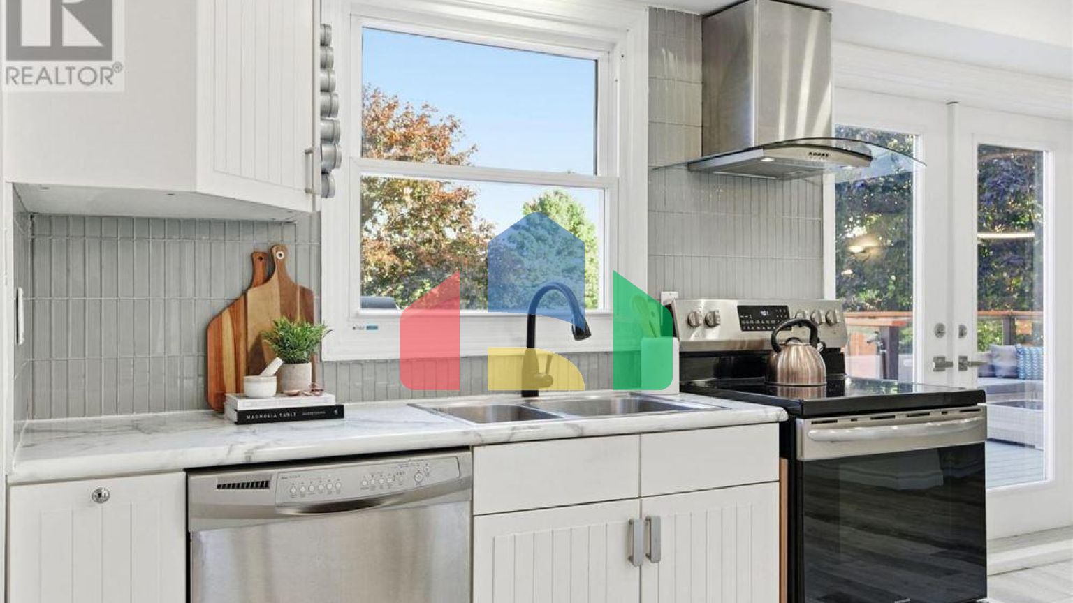 Residential - Single Family Home - Hamilton, Canada - Canada