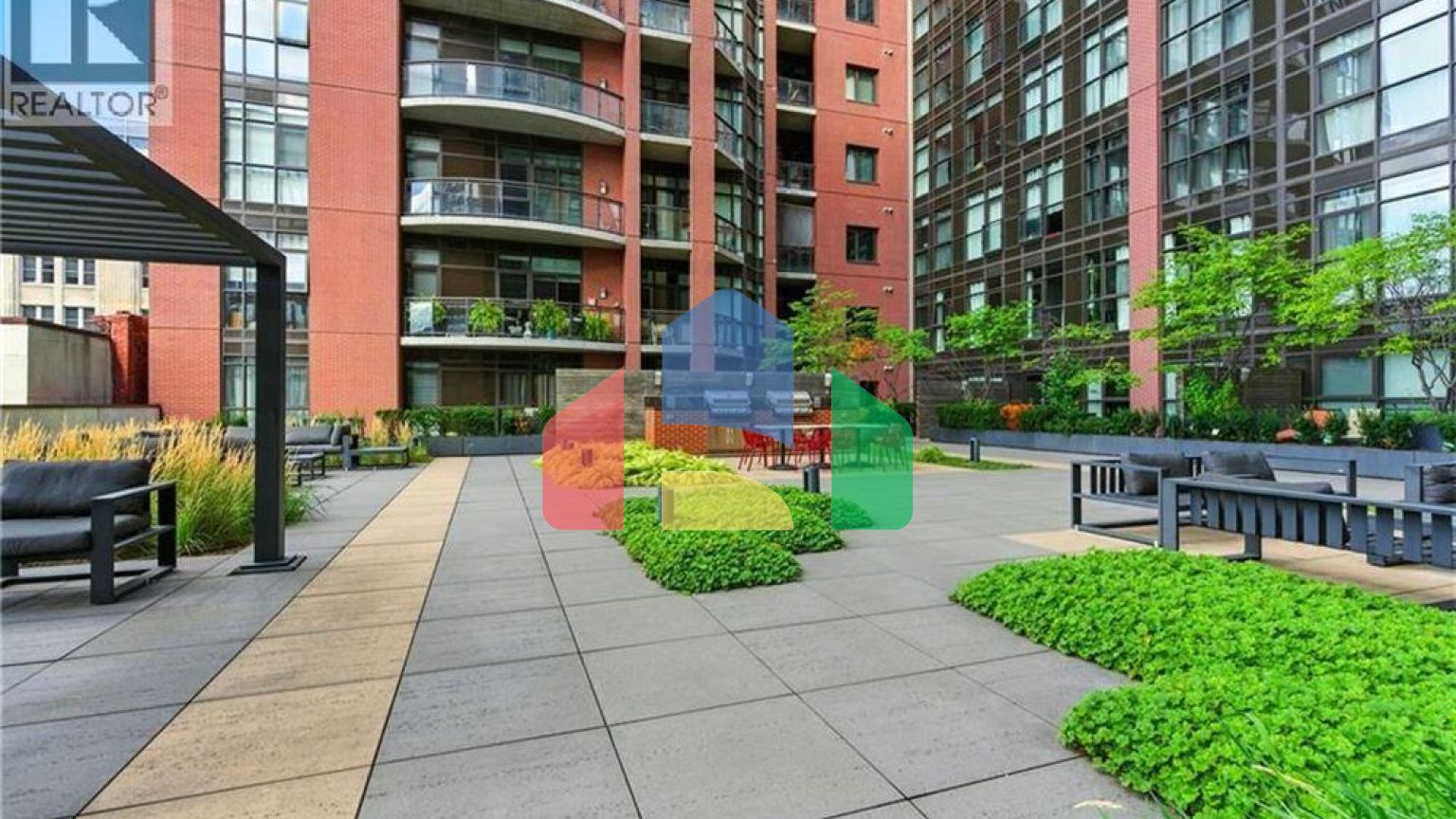 Residential - Single Family Home - Hamilton, Canada - Canada