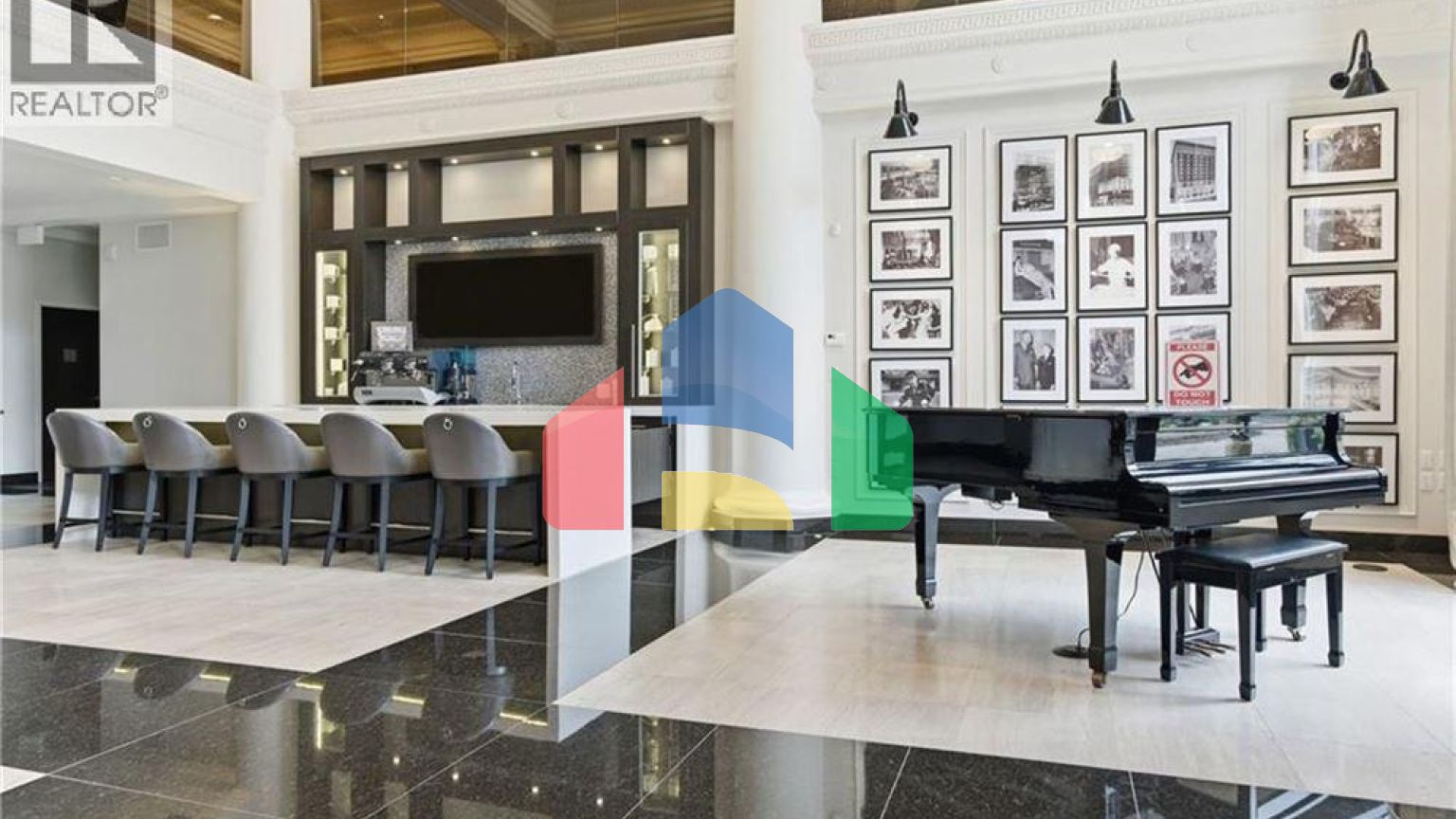 Residential - Single Family Home - Hamilton, Canada - Canada