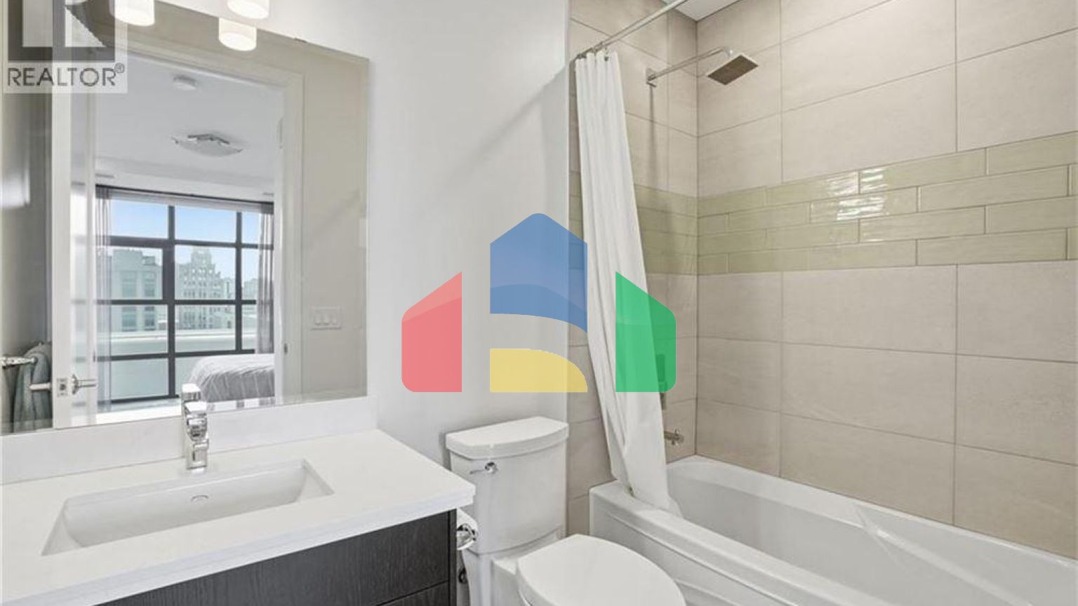 Residential - Single Family Home - Hamilton, Canada - Canada