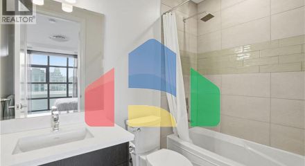 Residential - Single Family Home - Hamilton, Canada - Canada