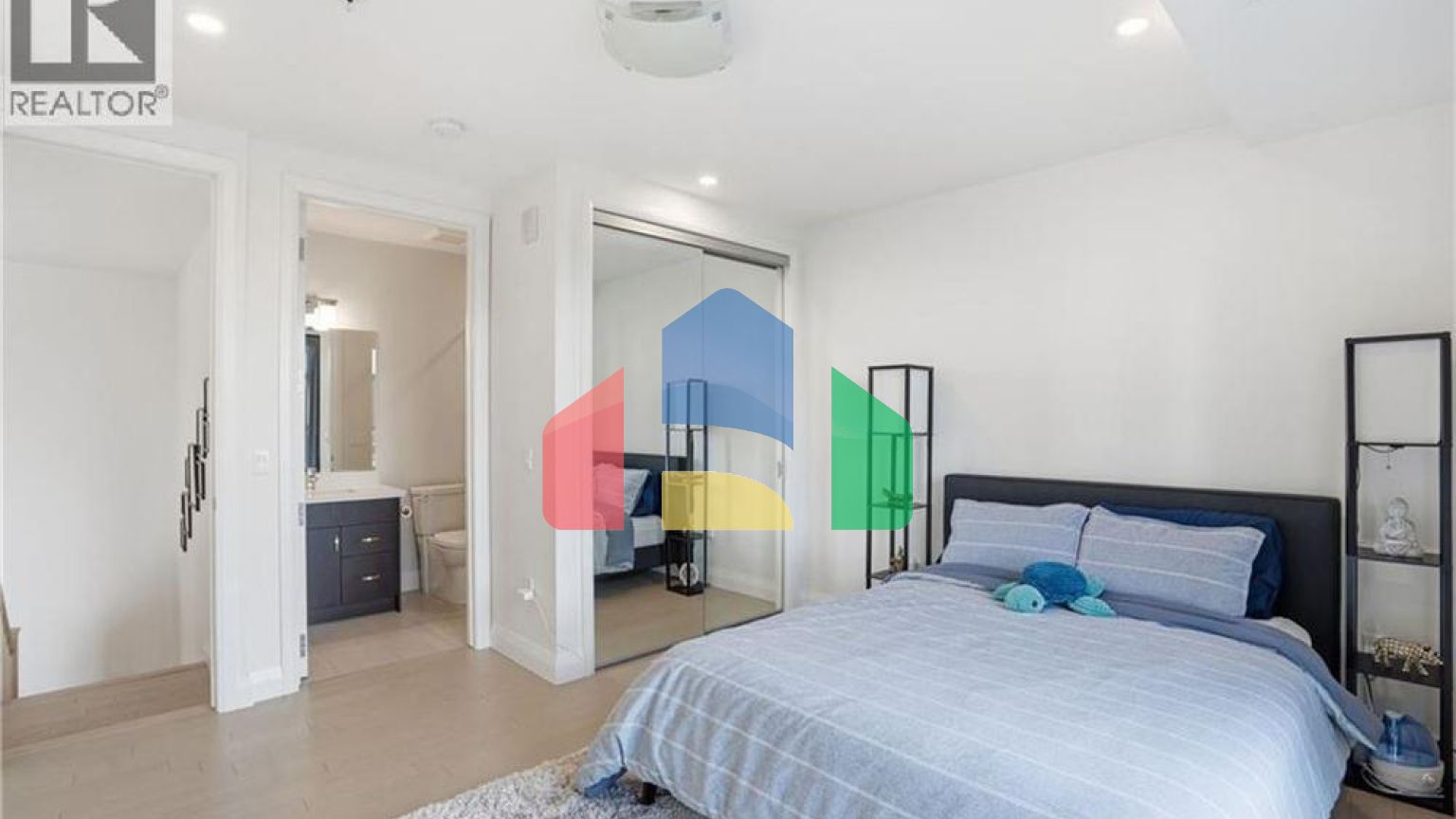 Residential - Single Family Home - Hamilton, Canada - Canada